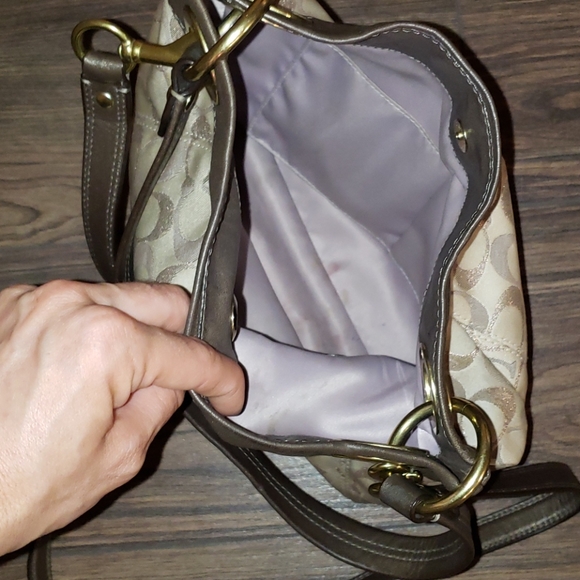 Summer collection Coach purse w/ removable strap - Picture 5 of 7